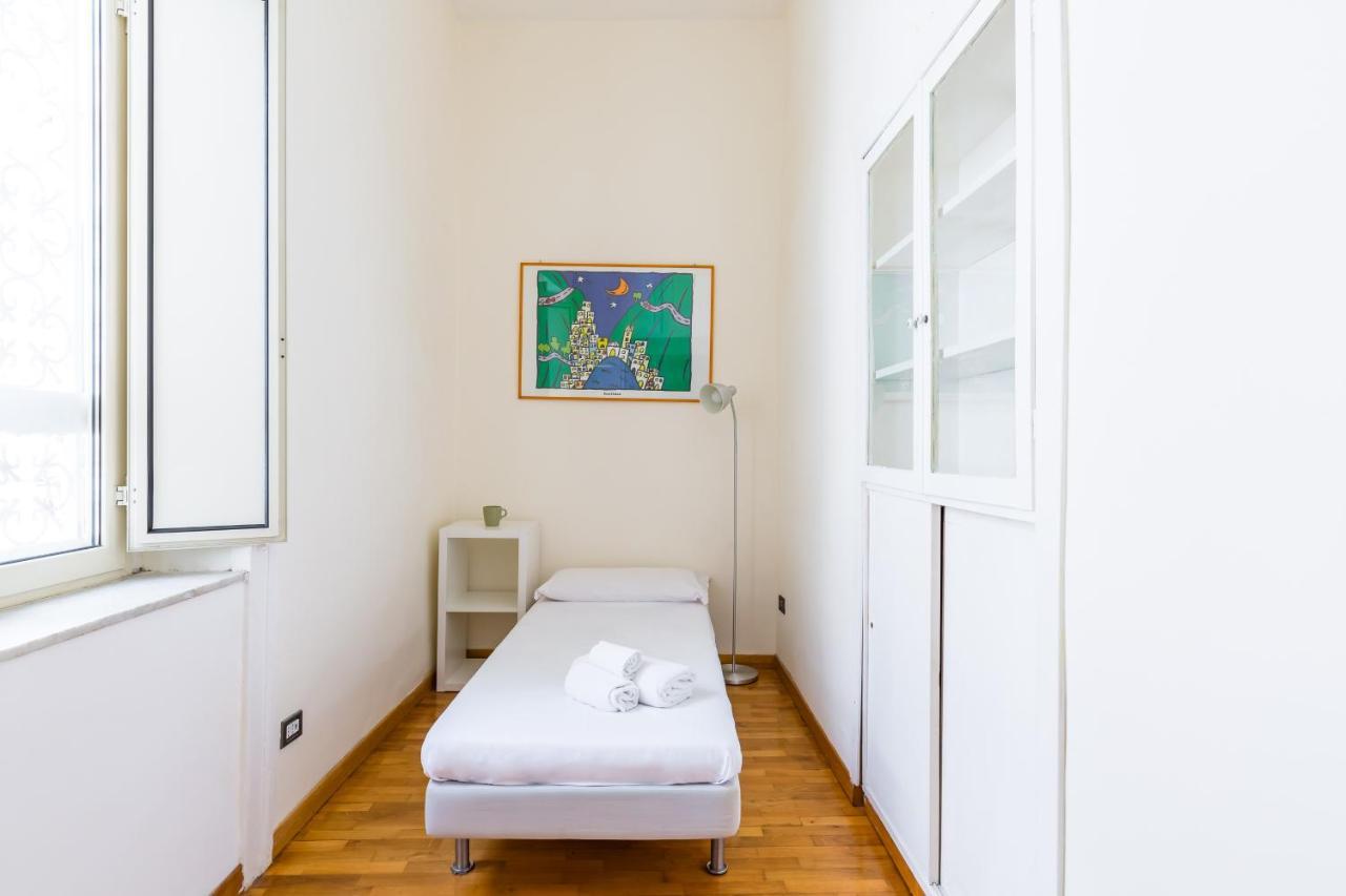 Chiaia Relax On Pedastrian Area Naples Exterior photo
